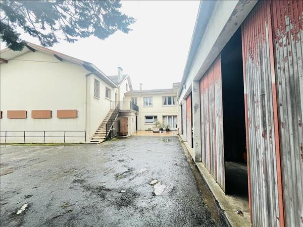 Immeuble à vendre |  Lesperon |  780 m²