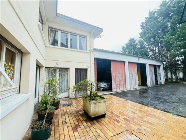Immeuble à vendre |  Lesperon |  780 m²