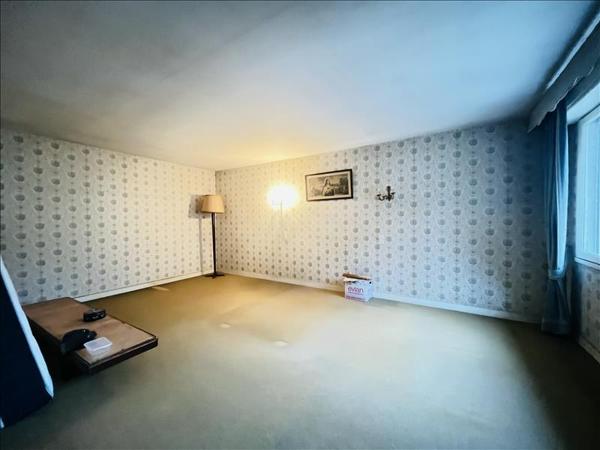 Immeuble à vendre |  Lesperon |  780 m²