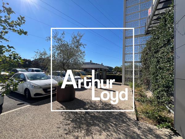 Bureaux open space à louer à Castelnau-le-Lez avec parking extérieur