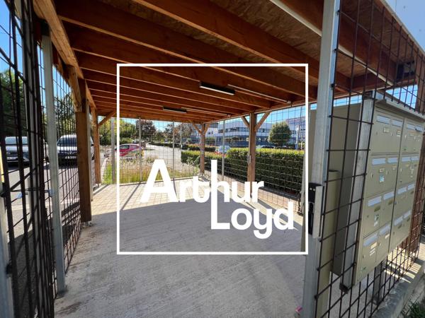 Bureaux open space à louer à Castelnau-le-Lez avec parking extérieur