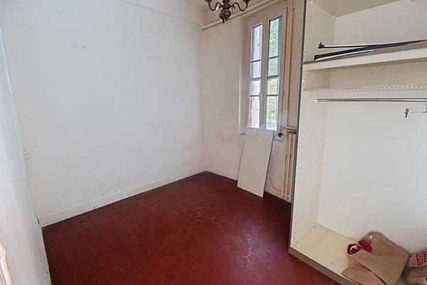 IMMEUBLE À FORT POTENTIEL - COTIGNAC (83) 10 pièces 300 m2