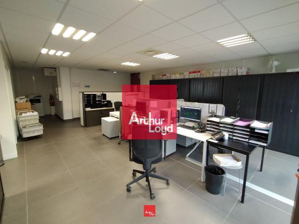 Bureau à louer à Voiron 106m² lumineux accès PMR parking privatif