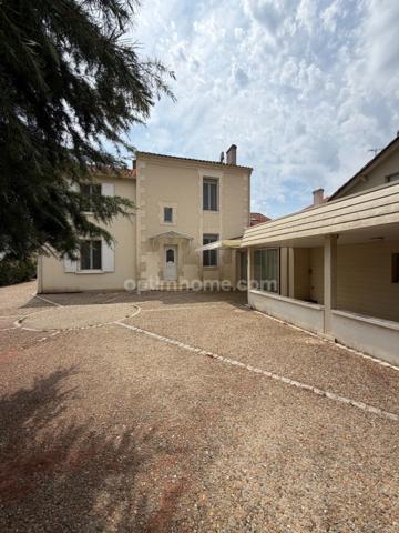 Saint Yrieix. Maison 190 m² sur terrain de 4070 m²