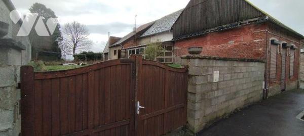 Maison à vendre à SAINS RICHAUMONT, pour une surface habitable de 94m², composée d'une pièce à ...