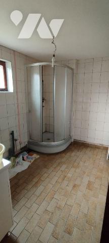 Maison à vendre à SAINS RICHAUMONT, pour une surface habitable de 94m², composée d'une pièce à ...