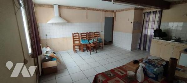 Maison à vendre à SAINS RICHAUMONT, pour une surface habitable de 94m², composée d'une pièce à ...