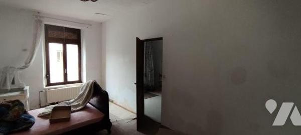 Maison à vendre à SAINS RICHAUMONT, pour une surface habitable de 94m², composée d'une pièce à ...