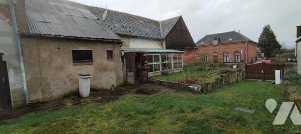 Maison à vendre à SAINS RICHAUMONT, pour une surface habitable de 94m², composée d'une pièce à ...