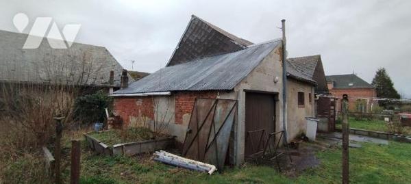 Maison à vendre à SAINS RICHAUMONT, pour une surface habitable de 94m², composée d'une pièce à ...