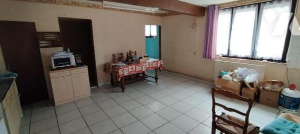 Maison à vendre à SAINS RICHAUMONT, pour une surface habitable de 94m², composée d'une pièce à ...