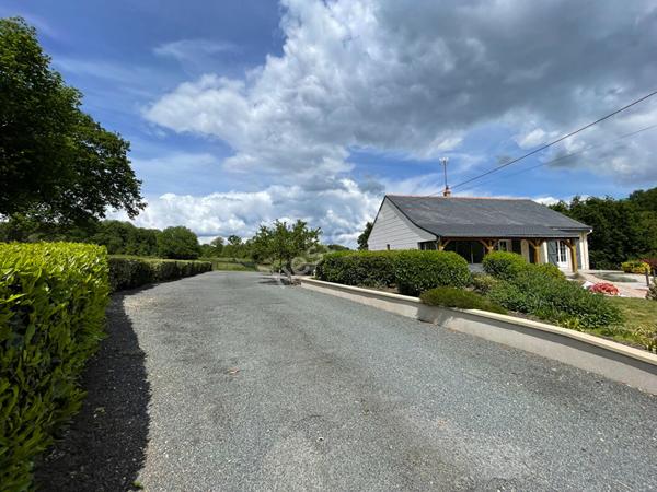 Super pavillon sur une parcelle de 16000m² voir +++