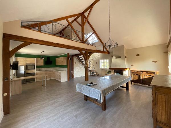 Super pavillon sur une parcelle de 16000m² voir +++