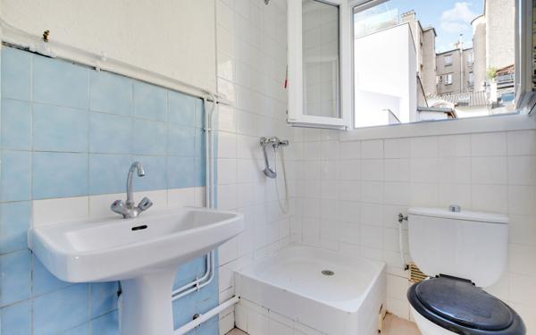 Immeuble à vendre    8 pièces • 107 m2 Paris 15