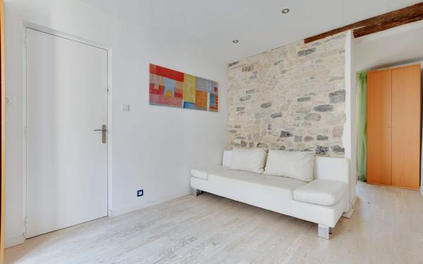 Immeuble à vendre    8 pièces • 107 m2 Paris 15