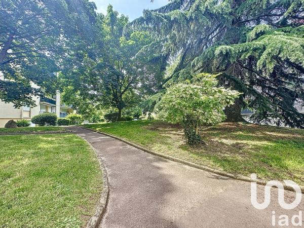 Appartement 5 pièces de 90 m² à Ballainvilliers (91160)