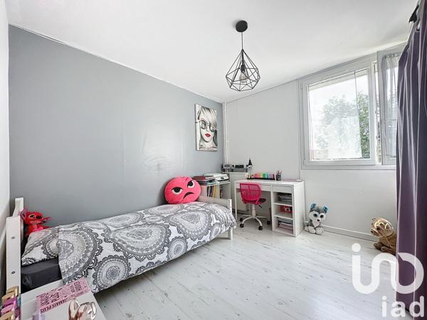 Appartement 5 pièces de 90 m² à Ballainvilliers (91160)