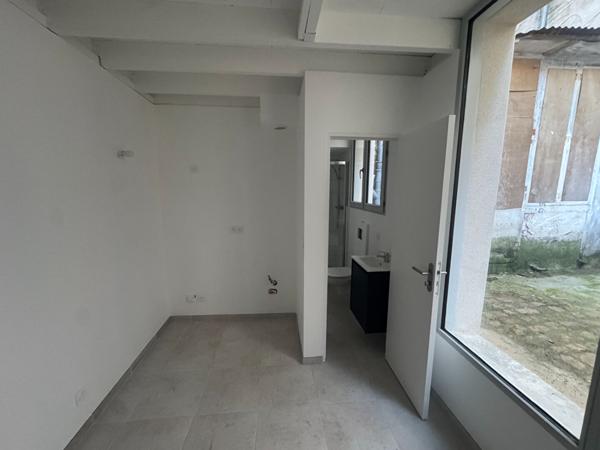 Appartement Angers 1 pièce 11 m2 Parking Hyper centre