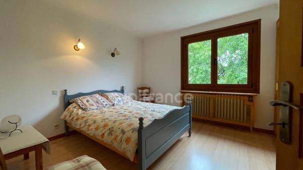 Proche de Cluses (74), A vendre, maison individuelle P6, terrain clos, garages