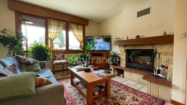 Proche de Cluses (74), A vendre, maison individuelle P6, terrain clos, garages