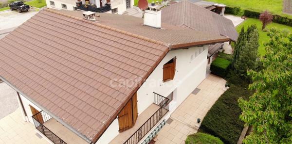Proche de Cluses (74), A vendre, maison individuelle P6, terrain clos, garages