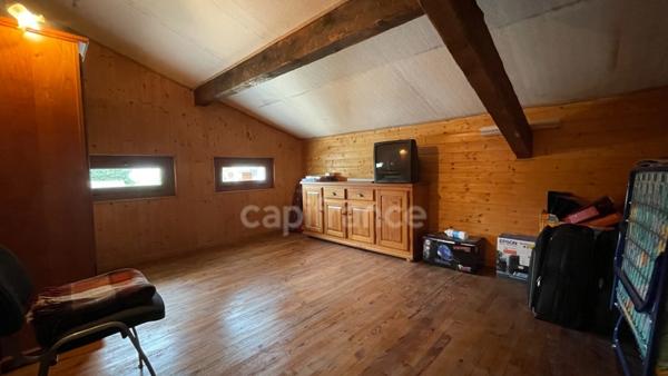 Proche de Cluses (74), A vendre, maison individuelle P6, terrain clos, garages