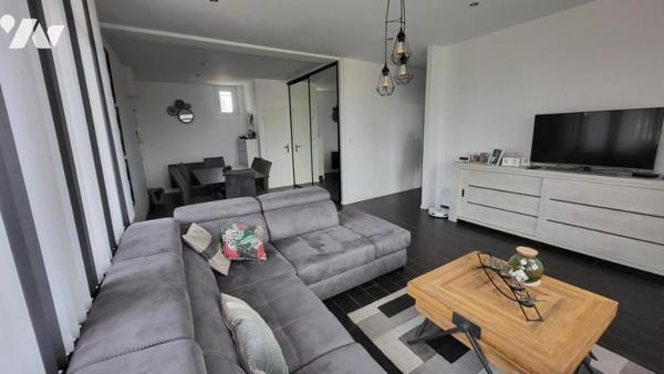 BEAUCOURT, dans une petite copropriété appartement rénové trois pièces avec cave et garage