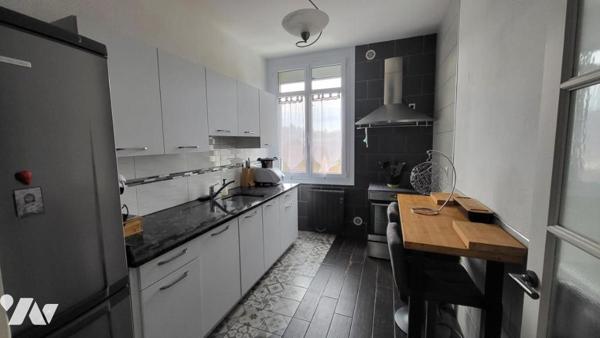 BEAUCOURT, dans une petite copropriété appartement rénové trois pièces avec cave et garage