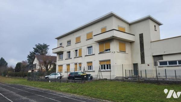 BEAUCOURT, dans une petite copropriété appartement rénové trois pièces avec cave et garage