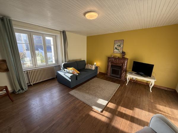 Plouhinec – Maison en Pierre Vue Mer Située à 700 m de la Plage avec Jardin Arboré Garage & Atelier