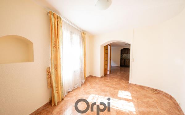 Maison à vendre    7 pièces •  Tuchan