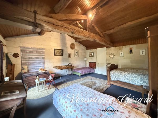 Authentique maison de caractère en pierre du XVIIIe siècle avec 200 m² habitables, dépendances et jardin clos