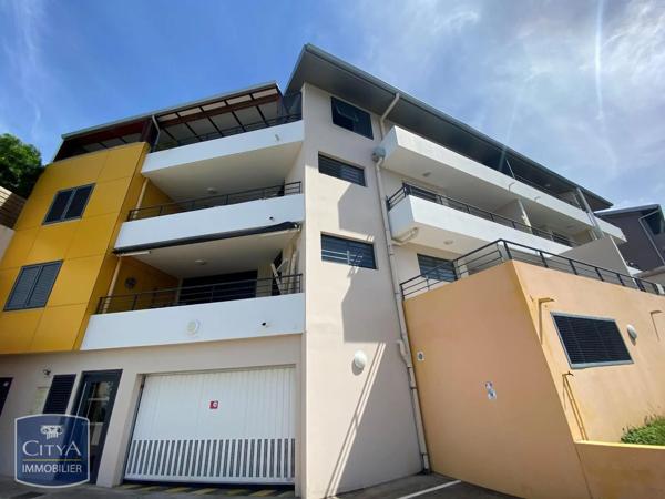Appartement à louer 2 pièces 47.52m² Saint-Denis (97400)