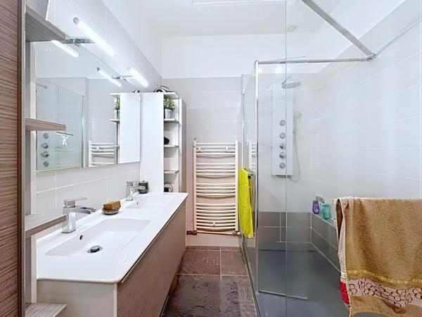 Maison 6 pièces de 140 m2, 4 chambres et un bureau