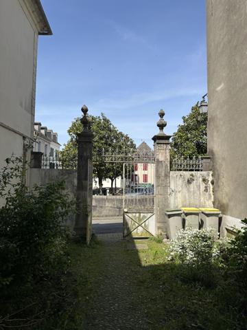 Oloron-Sainte-Marie (64400) Centre Oloron à proximité tous commerce et au calme