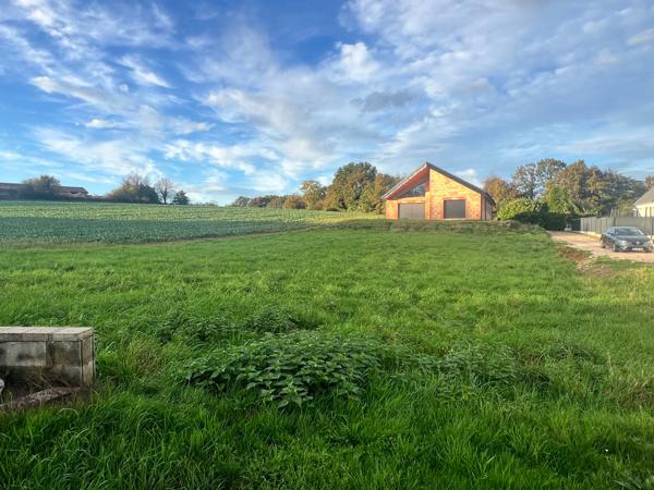 Terrain constructible trés bien placé de 10 ares 53
