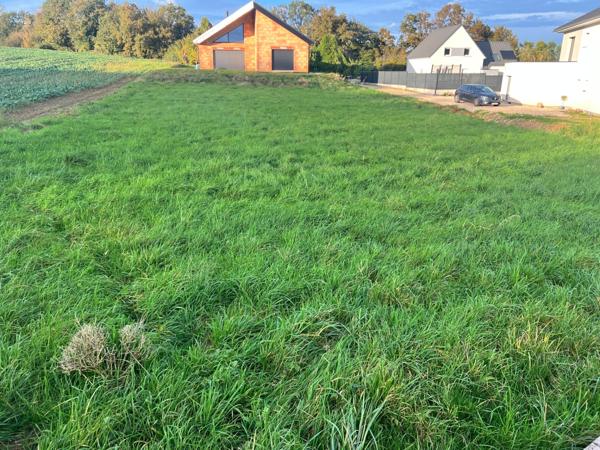 Terrain constructible trés bien placé de 10 ares 53