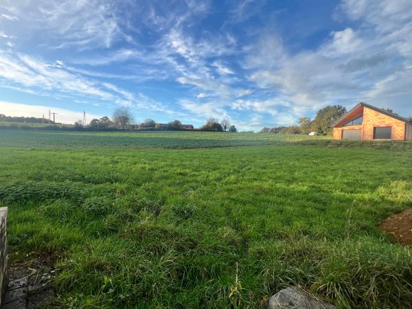 Terrain constructible trés bien placé de 10 ares 53