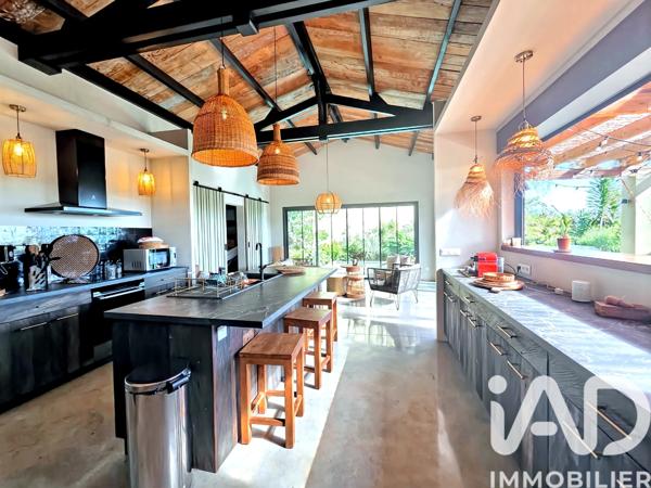 Location maison 5 pièces 190 m² Saint-Paul