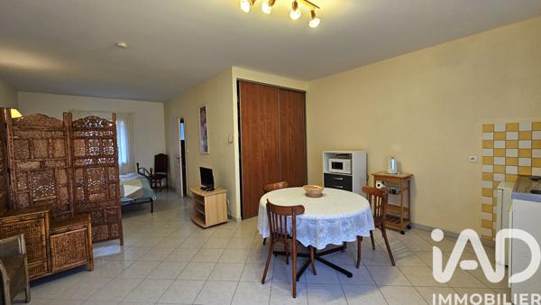 Immeuble à vendre 440 m² Dirac