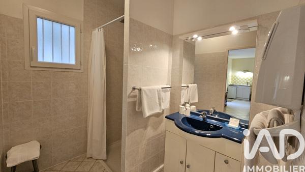 Immeuble à vendre 440 m² Dirac