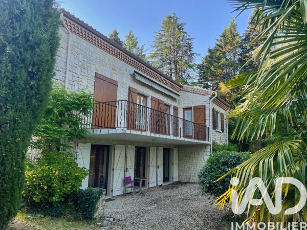 Immeuble à vendre 440 m² Dirac