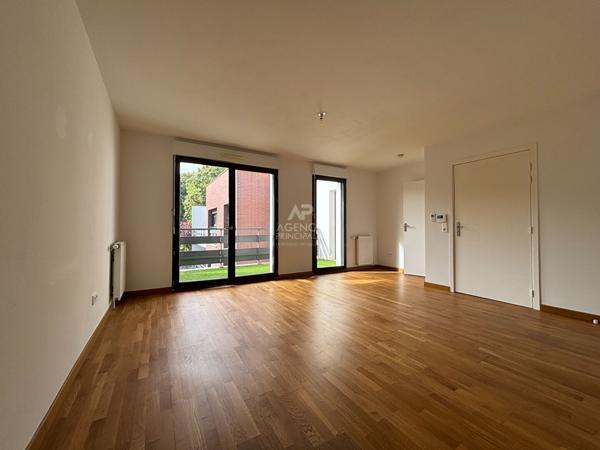Appartement Pontoise 2 pièce(s) 45 m2 220 000 € **  - Référence  11318