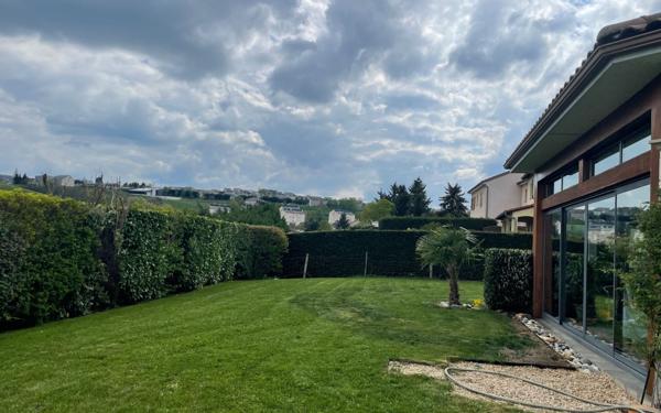 Maison à vendre    5 pièces •  Saint-Flour