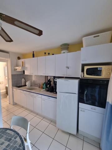 Saint-Pierre-la-mer (11560) Appartement T3 de 30 m2 avec Parking 11560 Saint Pierre La Mer