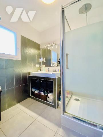 Maison de T4 avec jardin et place de stationnement privatives