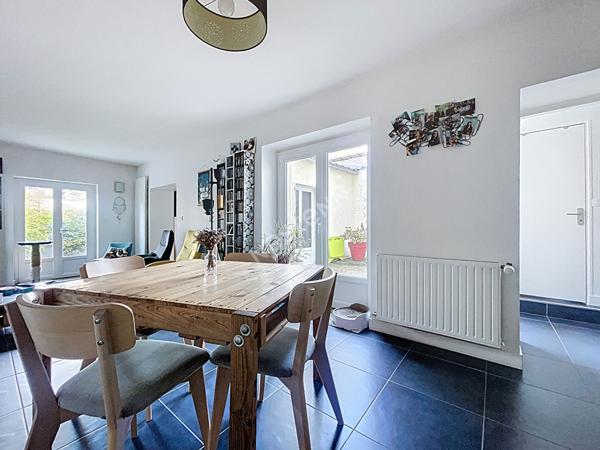 NANTES Rond point de Rennes, Rond point de Vannes Maison 3 chambres ,bureau, ou 4 chambres, garage, jardin,