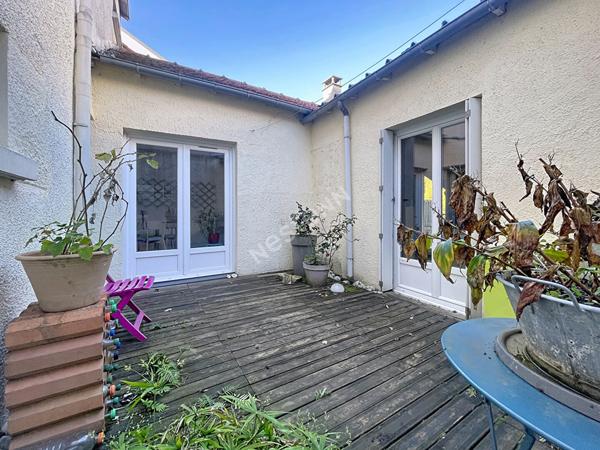 NANTES Rond point de Rennes, Rond point de Vannes Maison 3 chambres ,bureau, ou 4 chambres, garage, jardin,