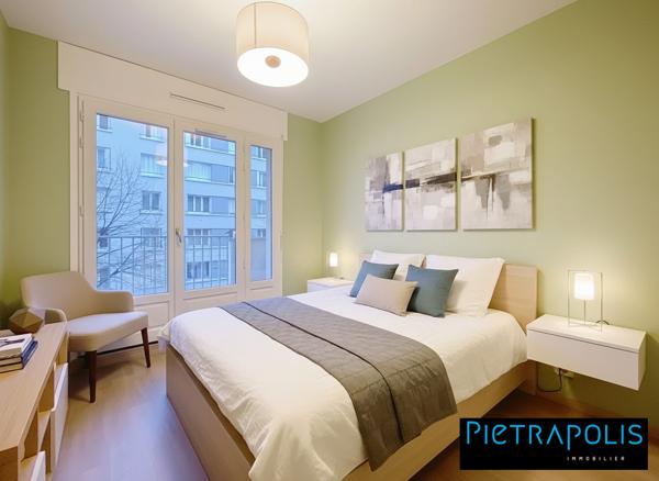 T2 avec grand balcon et stationnement