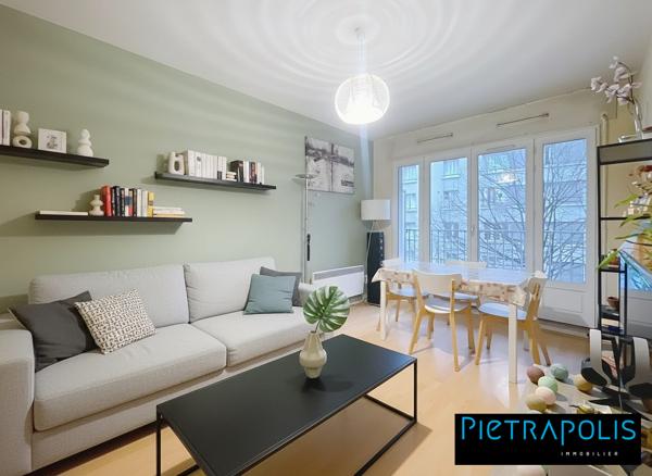 T2 avec grand balcon et stationnement